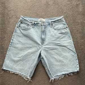 The loose short mid rise